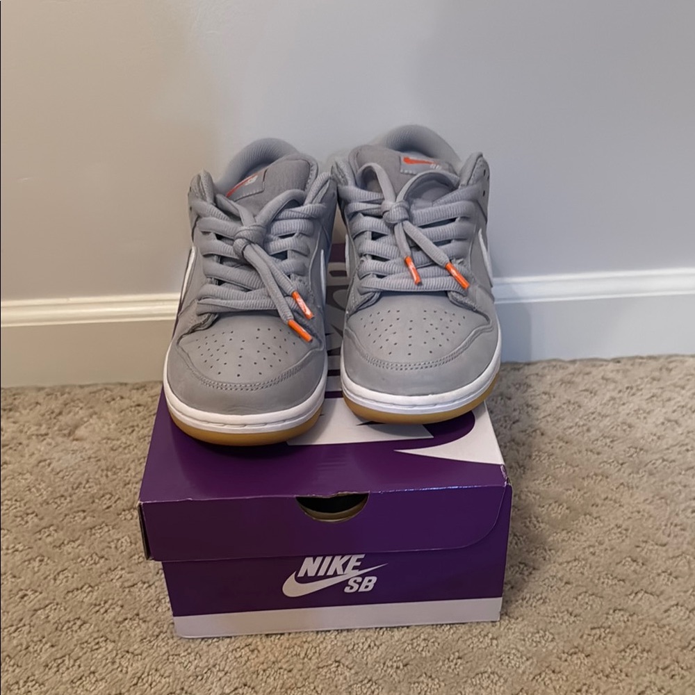 Nike Dunk - Picture 2 of 5